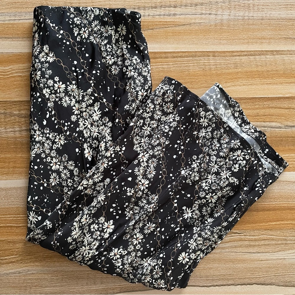 Victoria’s Secret Daisy Print Slip Skirt